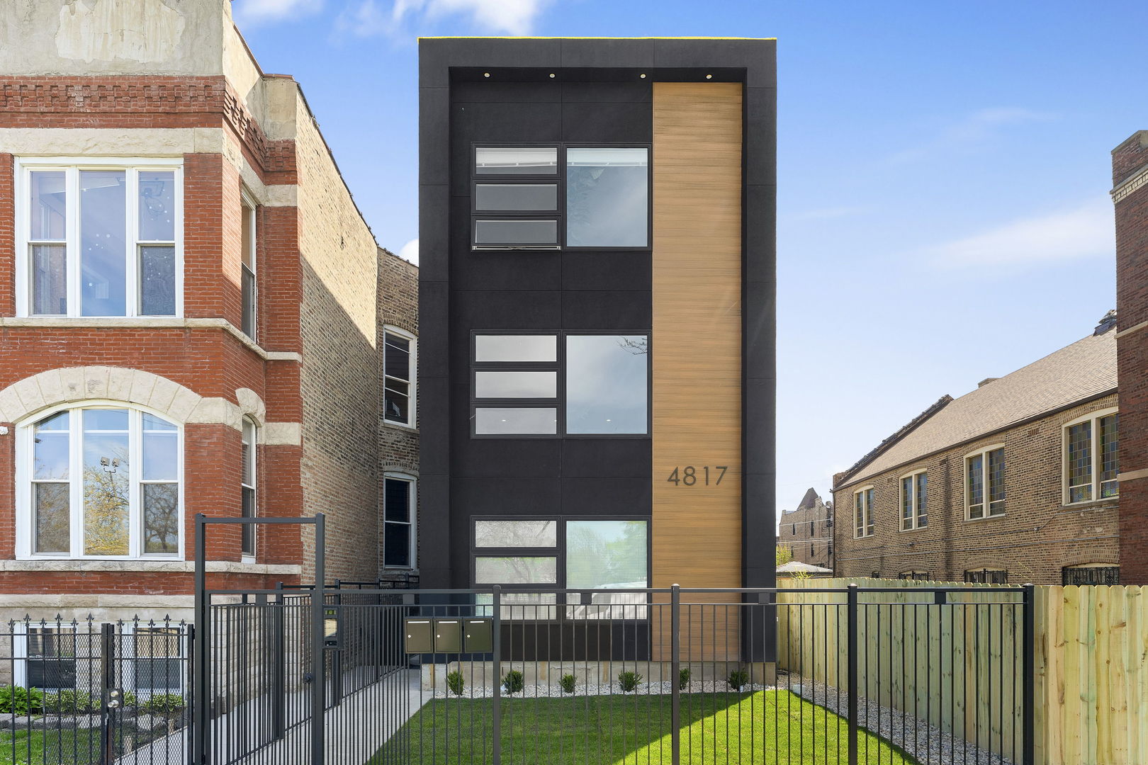 4817 S Wabash Avenue Unit: 2