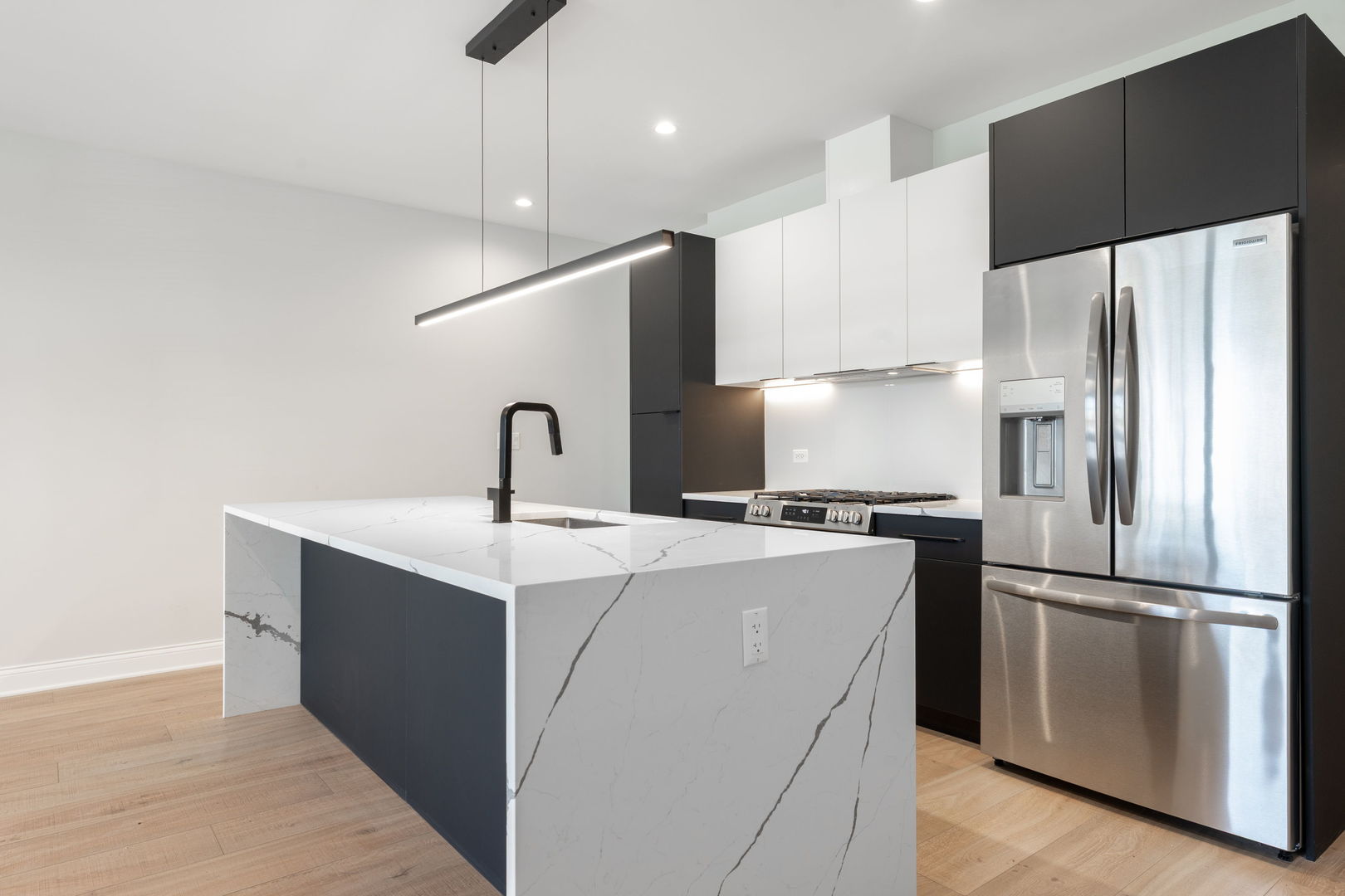 4817 S Wabash Avenue Unit: 2