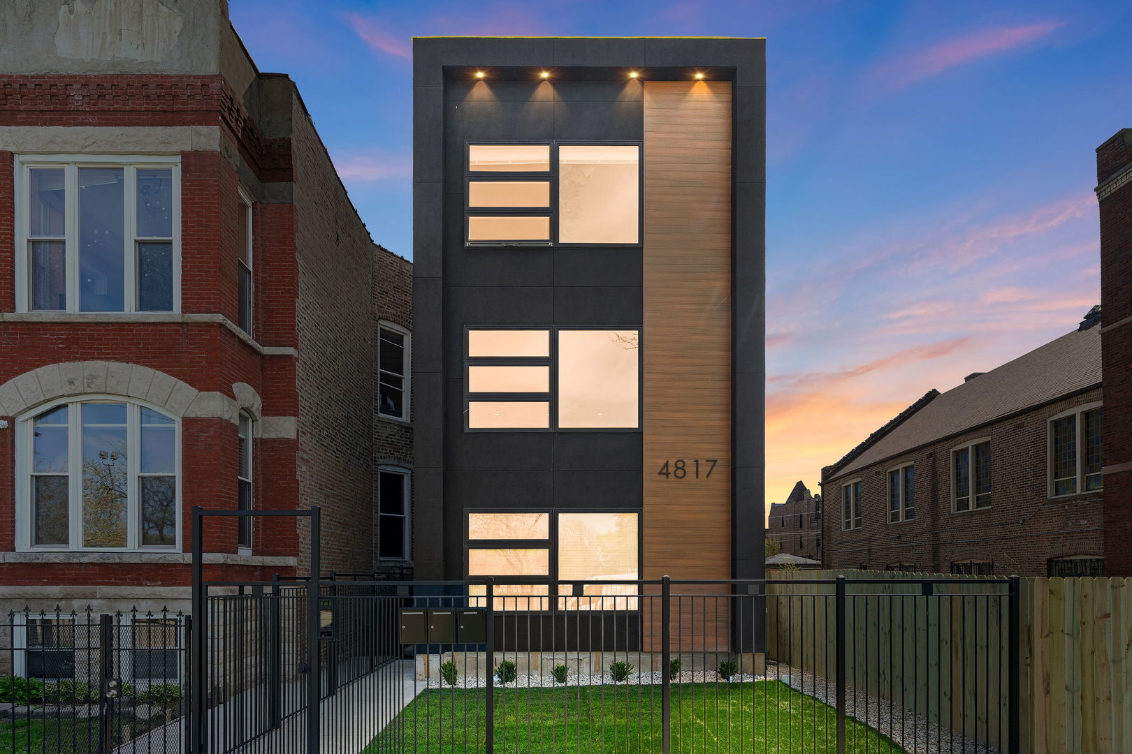 4817 S Wabash Avenue Unit: 2