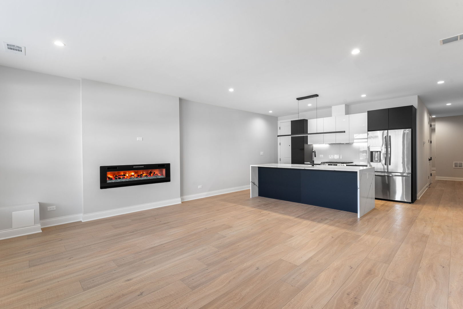 4817 S Wabash Avenue Unit: 2