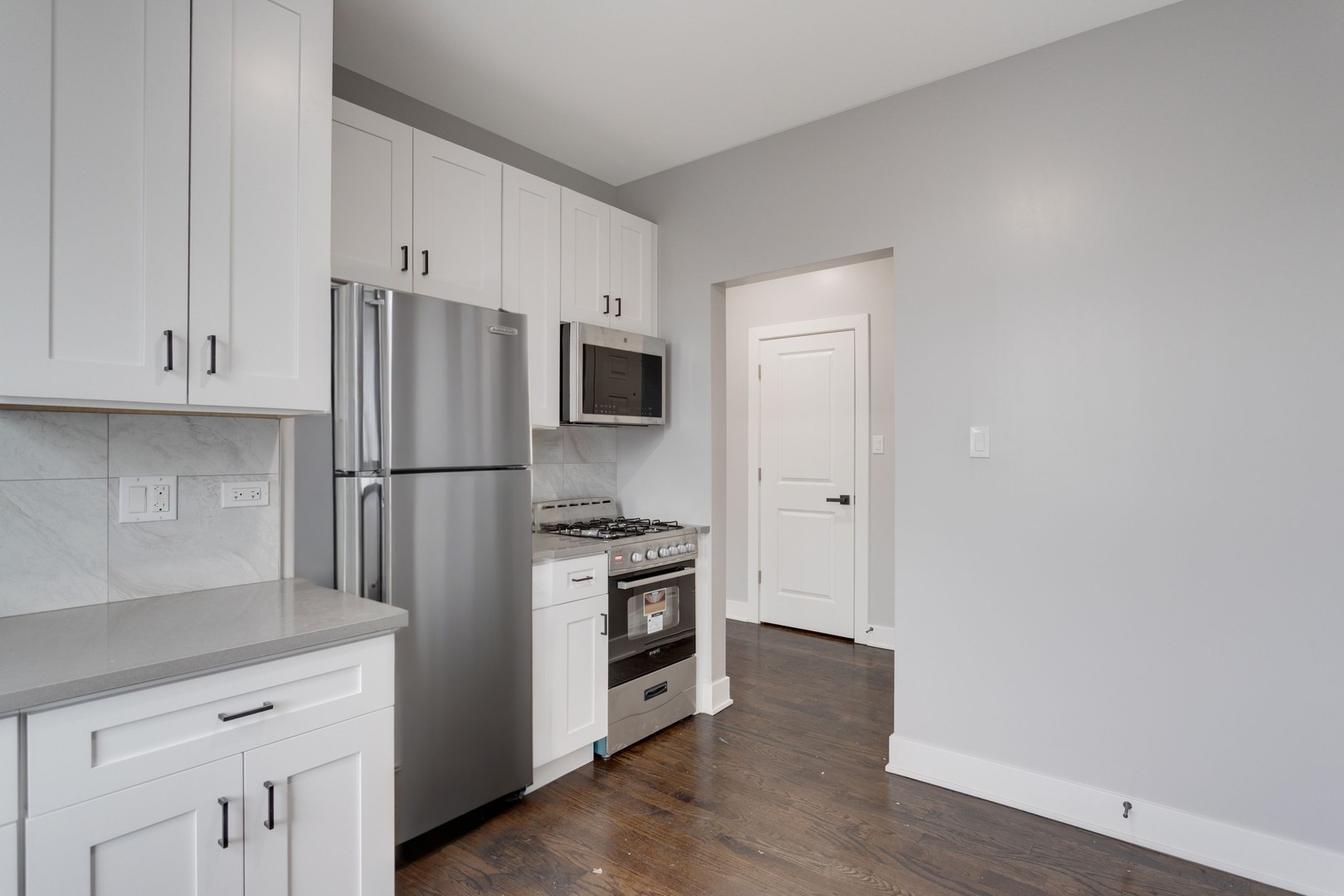 8022 S Ellis Avenue Unit: 3B