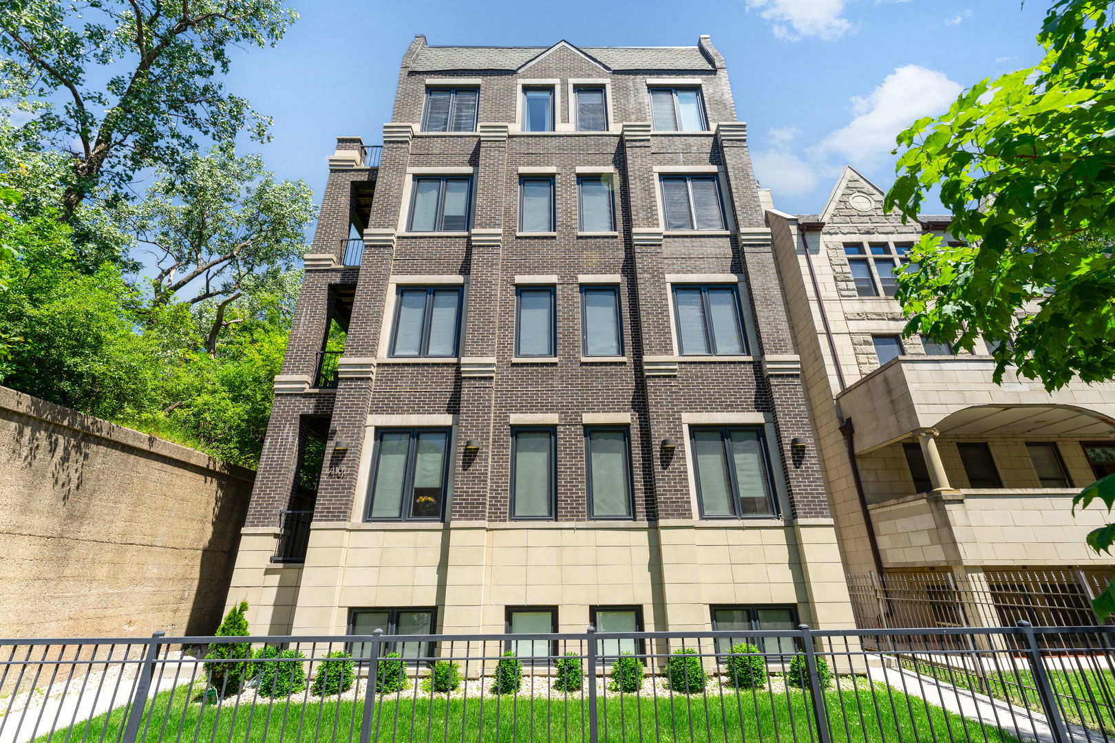 4101 S Drexel Avenue Unit: 302