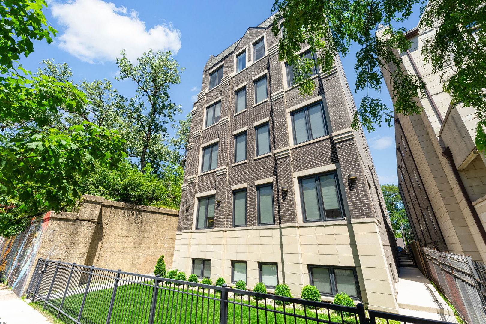 4101 S Drexel Avenue Unit: 302
