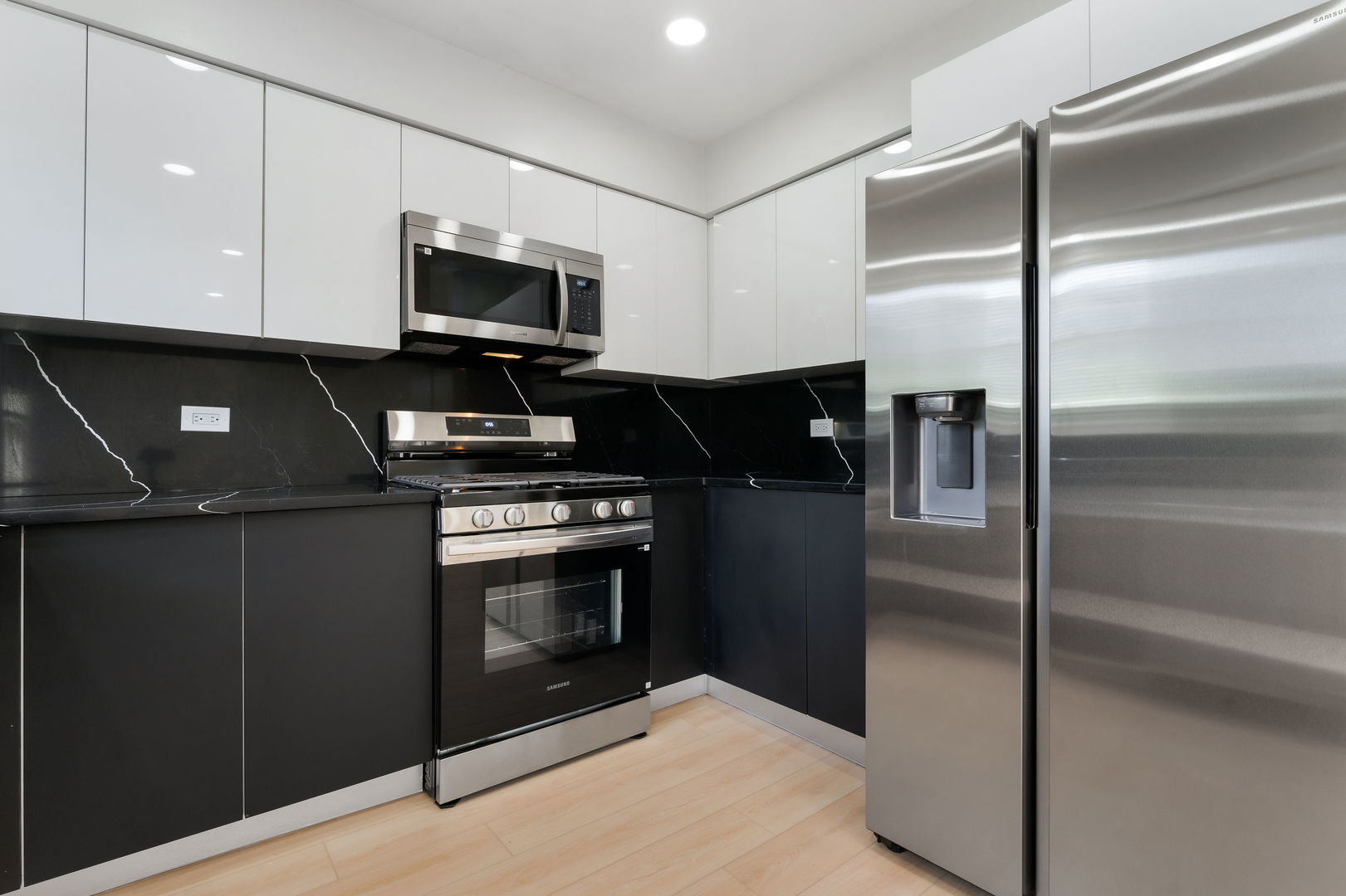 6523 S Ellis Avenue Unit: 6523