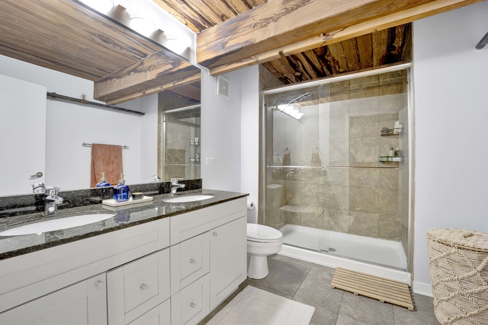 2303 S MICHIGAN Avenue Unit: 507