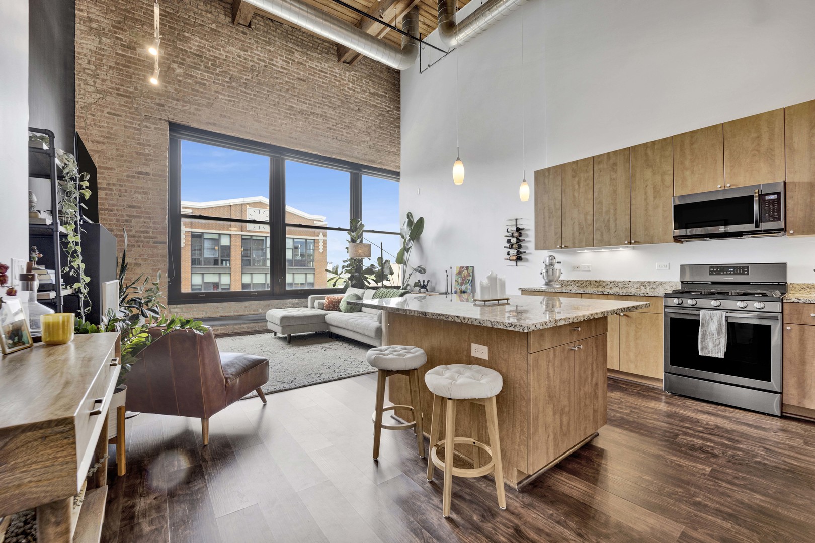 2303 S MICHIGAN Avenue Unit: 507
