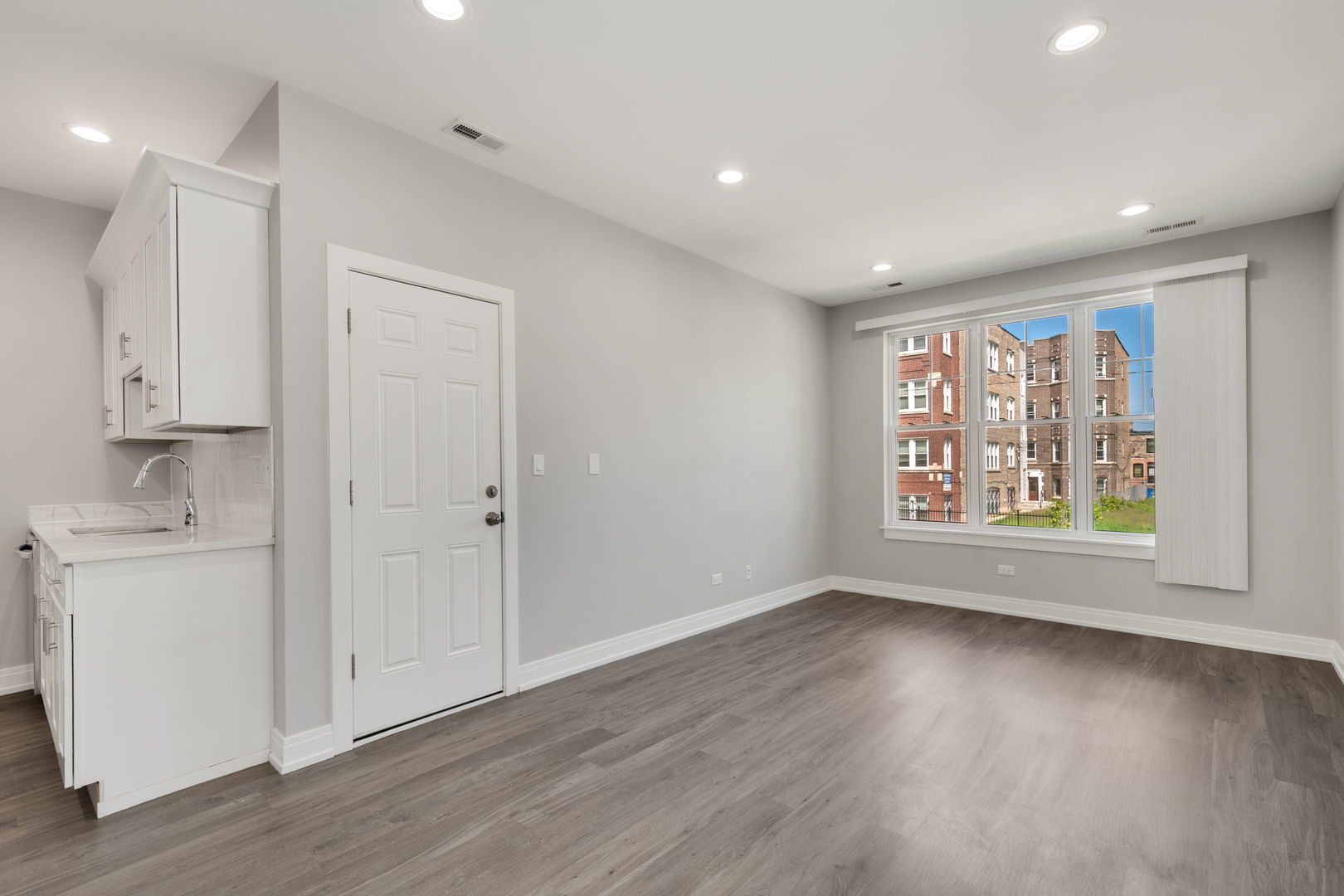 6418 S Champlain Avenue Unit: 1