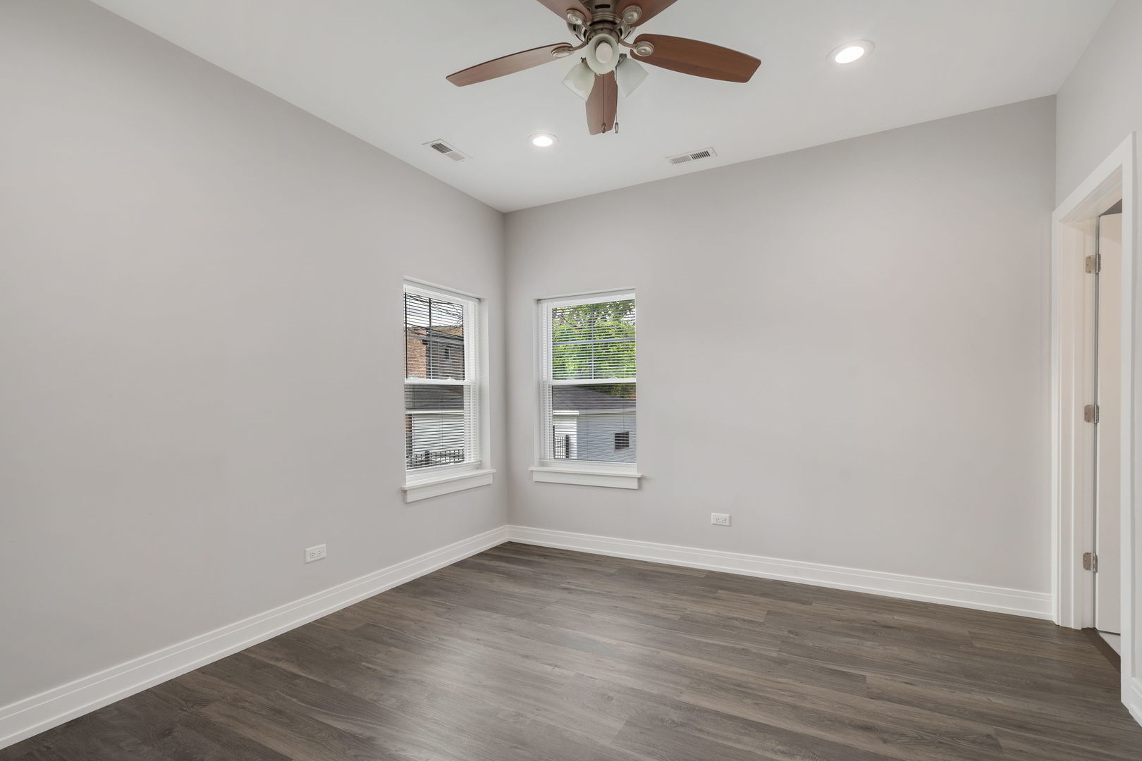 6418 S Champlain Avenue Unit: 1