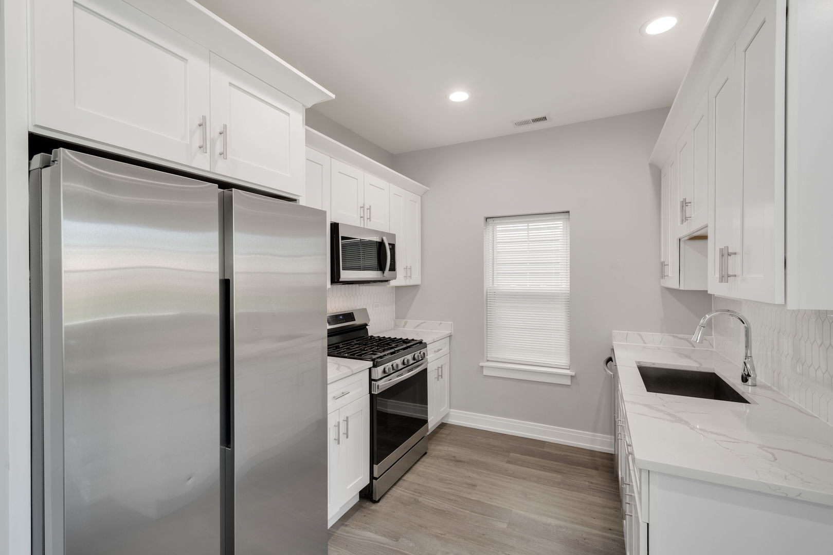 6418 S Champlain Avenue Unit: 1