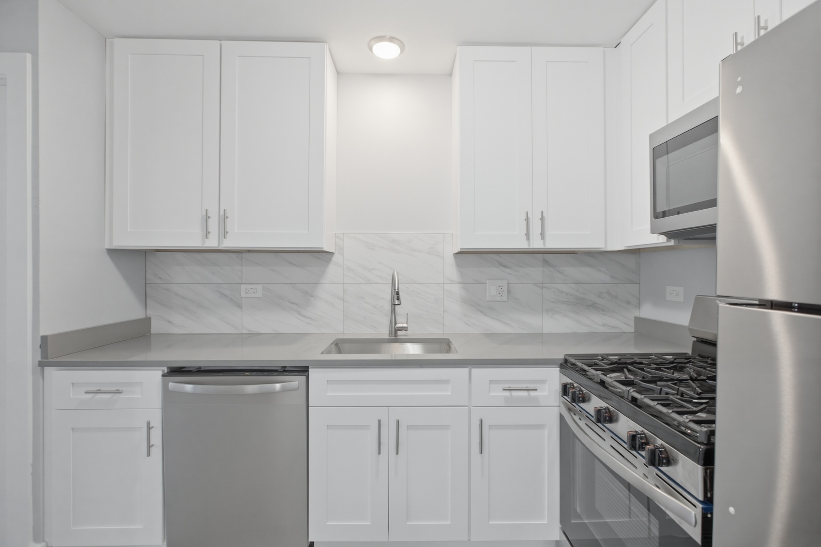 2537 E 83rd Street Unit: 207