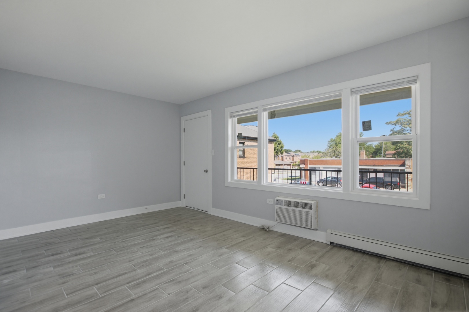 2537 E 83rd Street Unit: 207