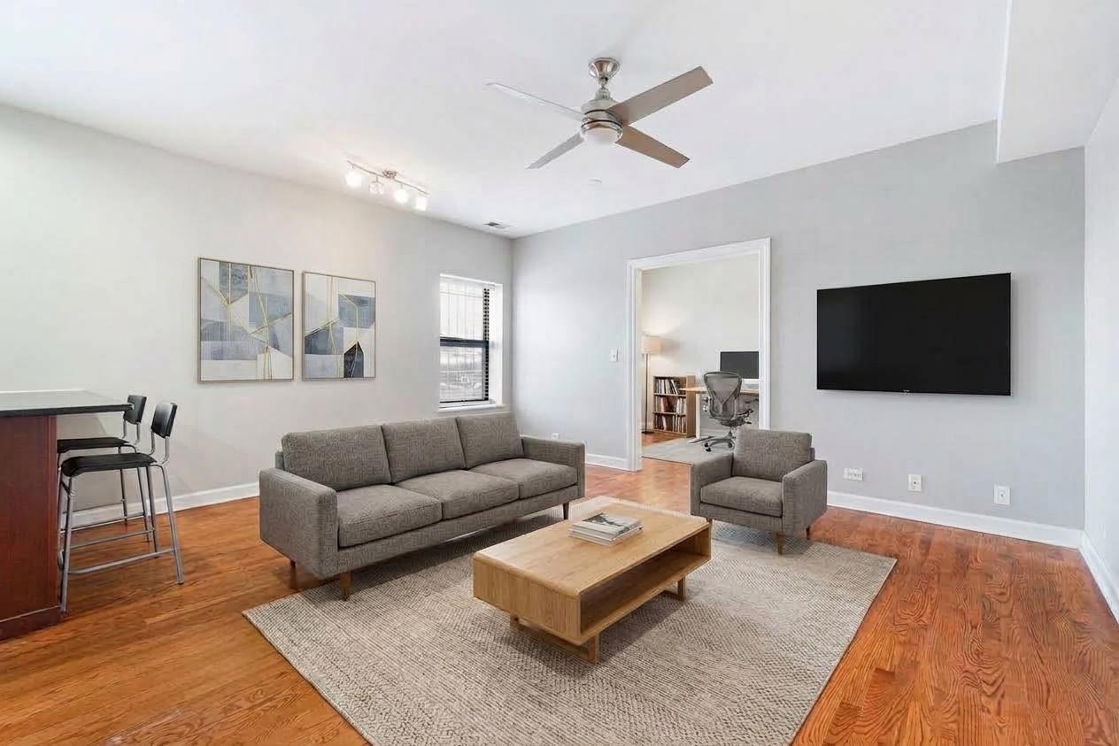 6324 S Kimbark Avenue Unit: 104