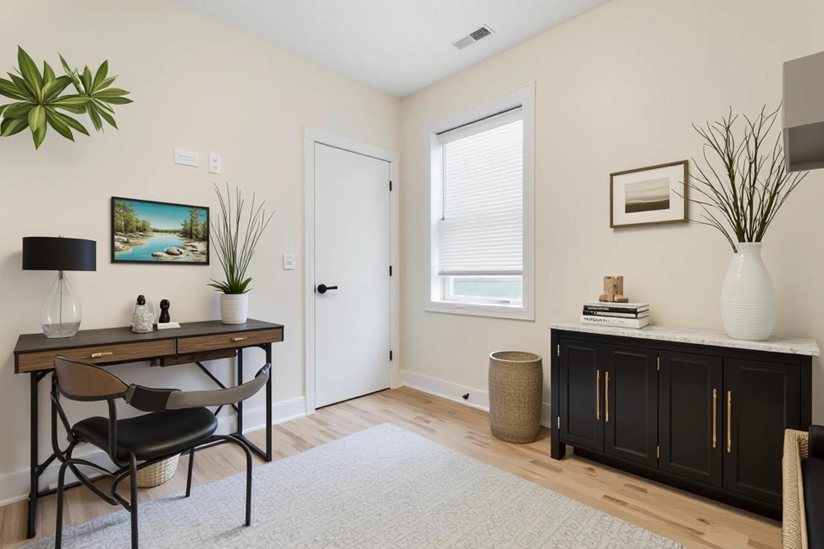 4605 S Saint Lawrence Avenue Unit: 201
