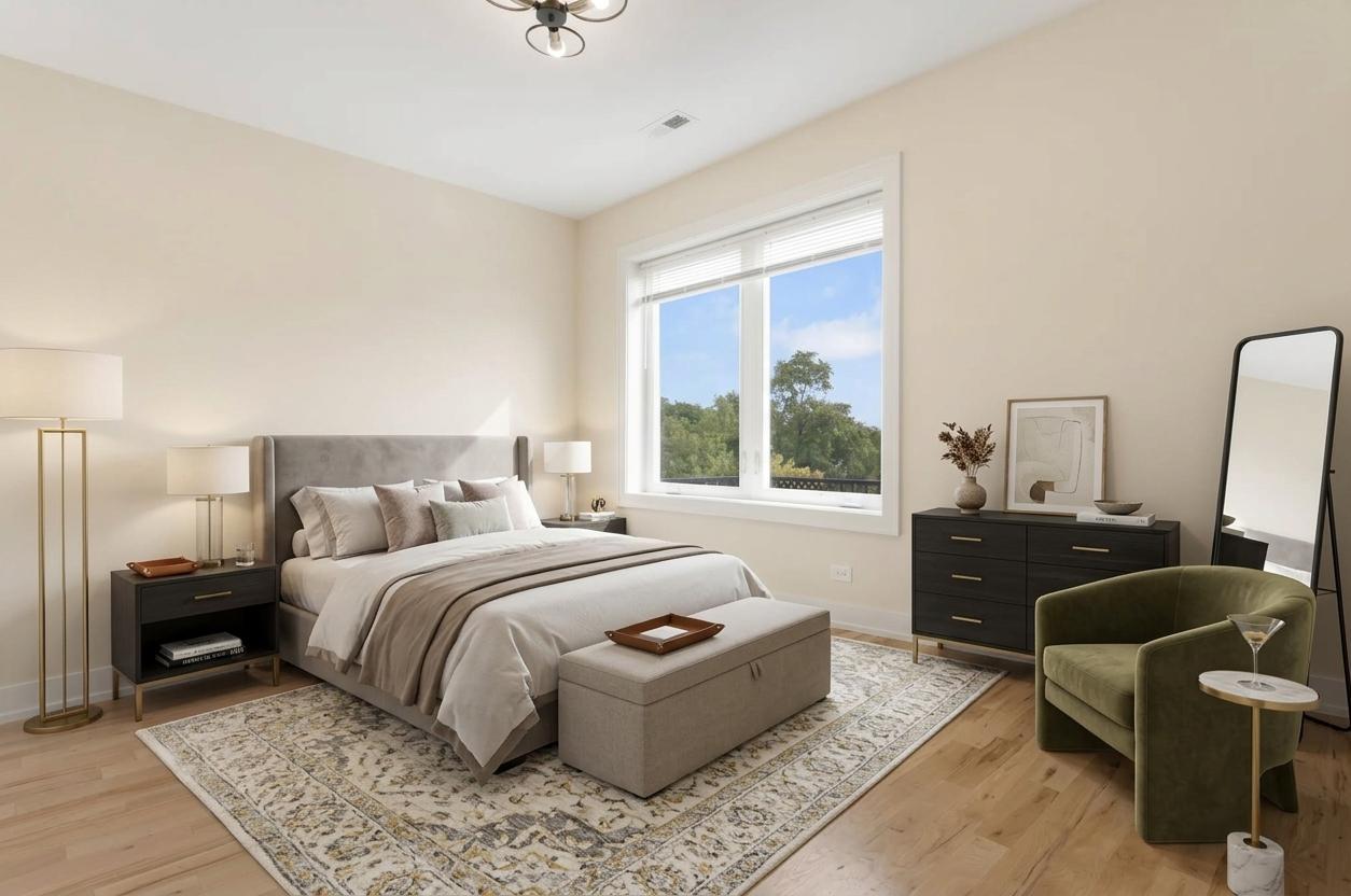 4605 S Saint Lawrence Avenue Unit: 201