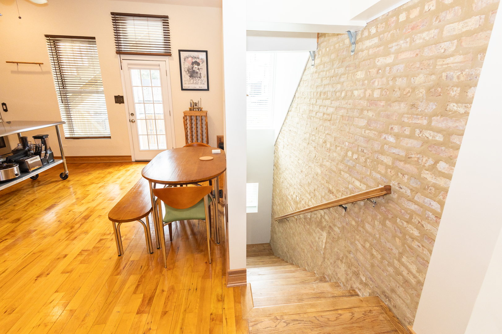 4424 S University Avenue Unit: 1