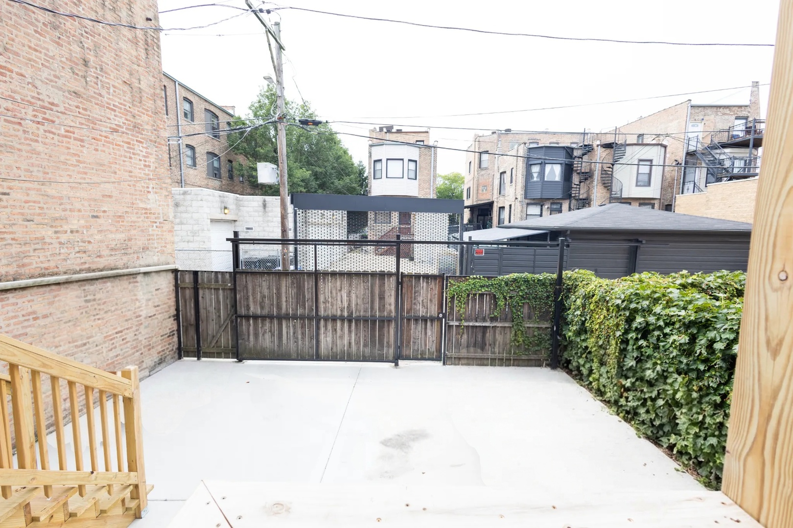 4424 S University Avenue Unit: 1