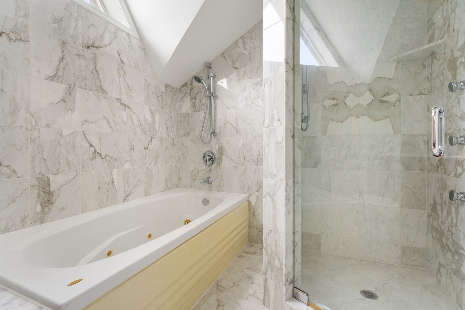 4427 S Oakenwald Avenue Unit: 4