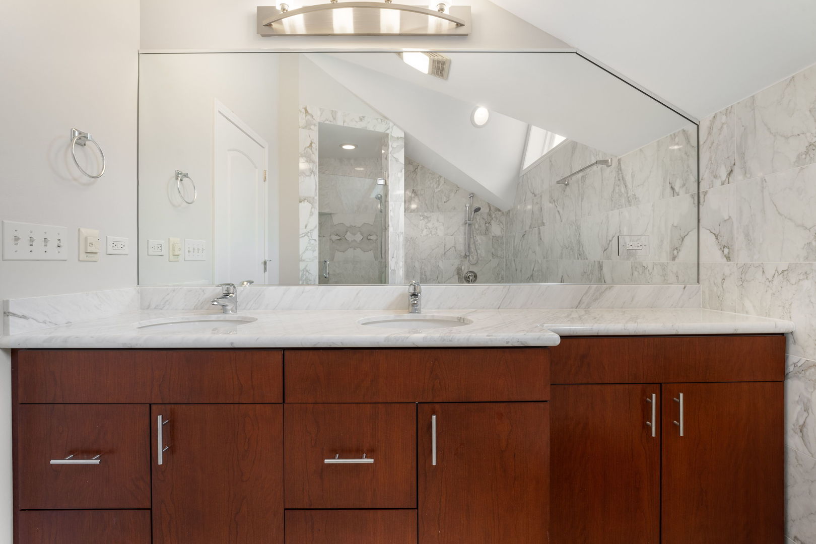 4427 S Oakenwald Avenue Unit: 4