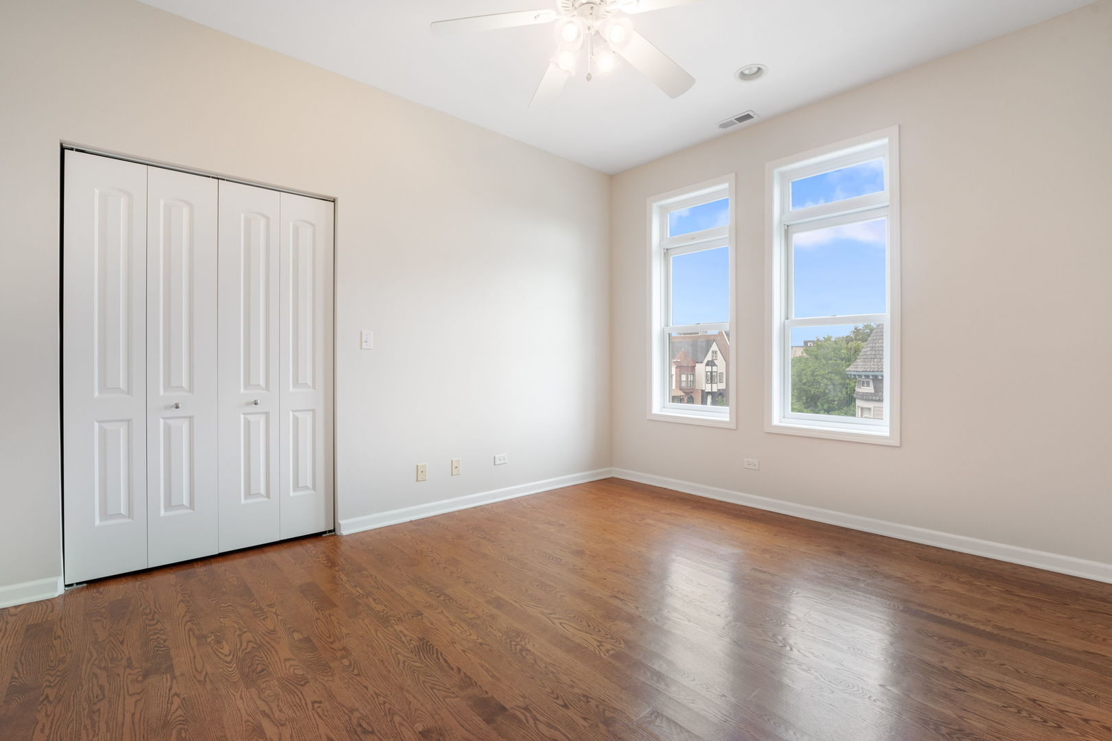 4427 S Oakenwald Avenue Unit: 4