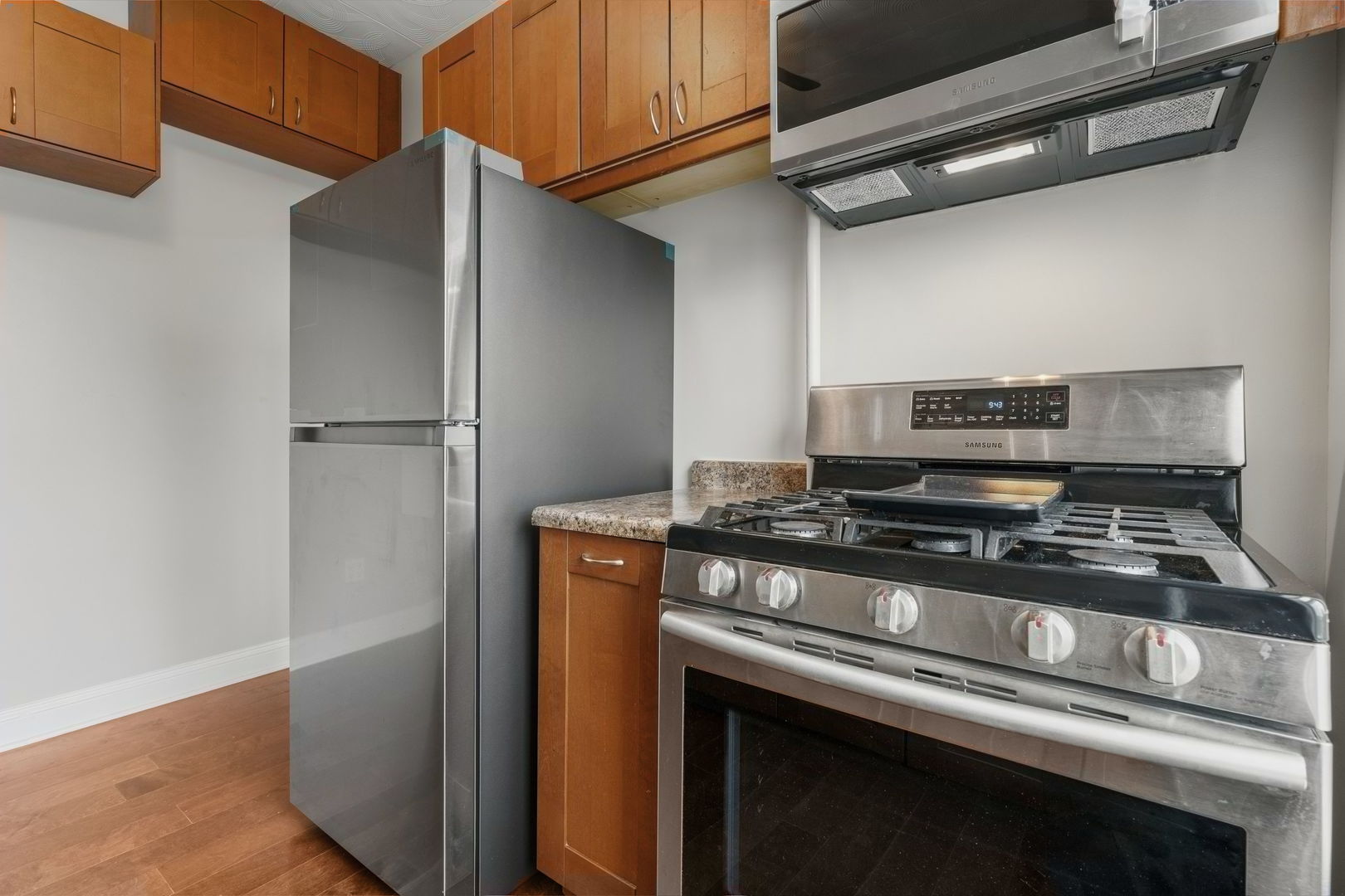 6102 S Kimbark Avenue Unit: 2W