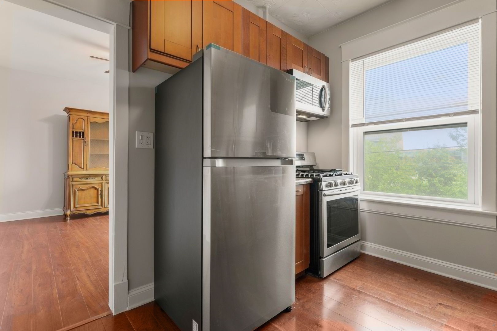 6102 S Kimbark Avenue Unit: 2W