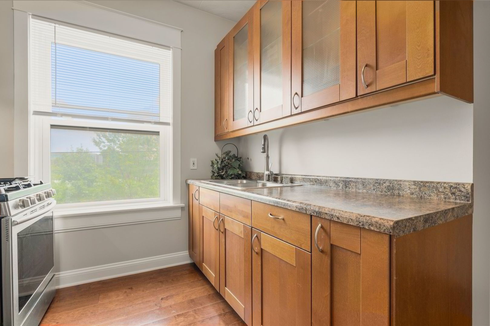 6102 S Kimbark Avenue Unit: 2W