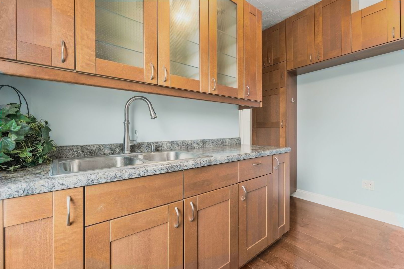 6102 S Kimbark Avenue Unit: 2W