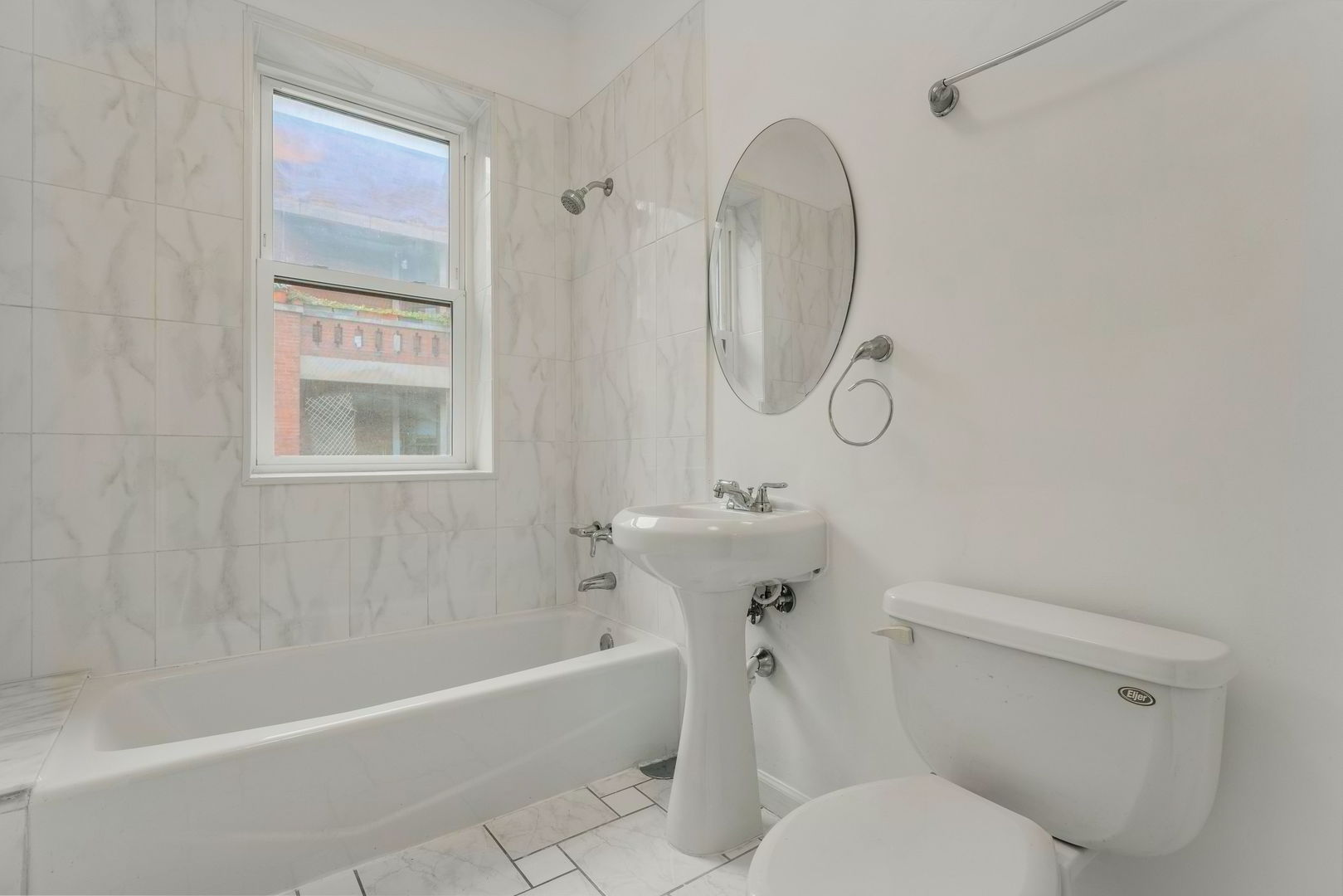 6102 S Kimbark Avenue Unit: 2W