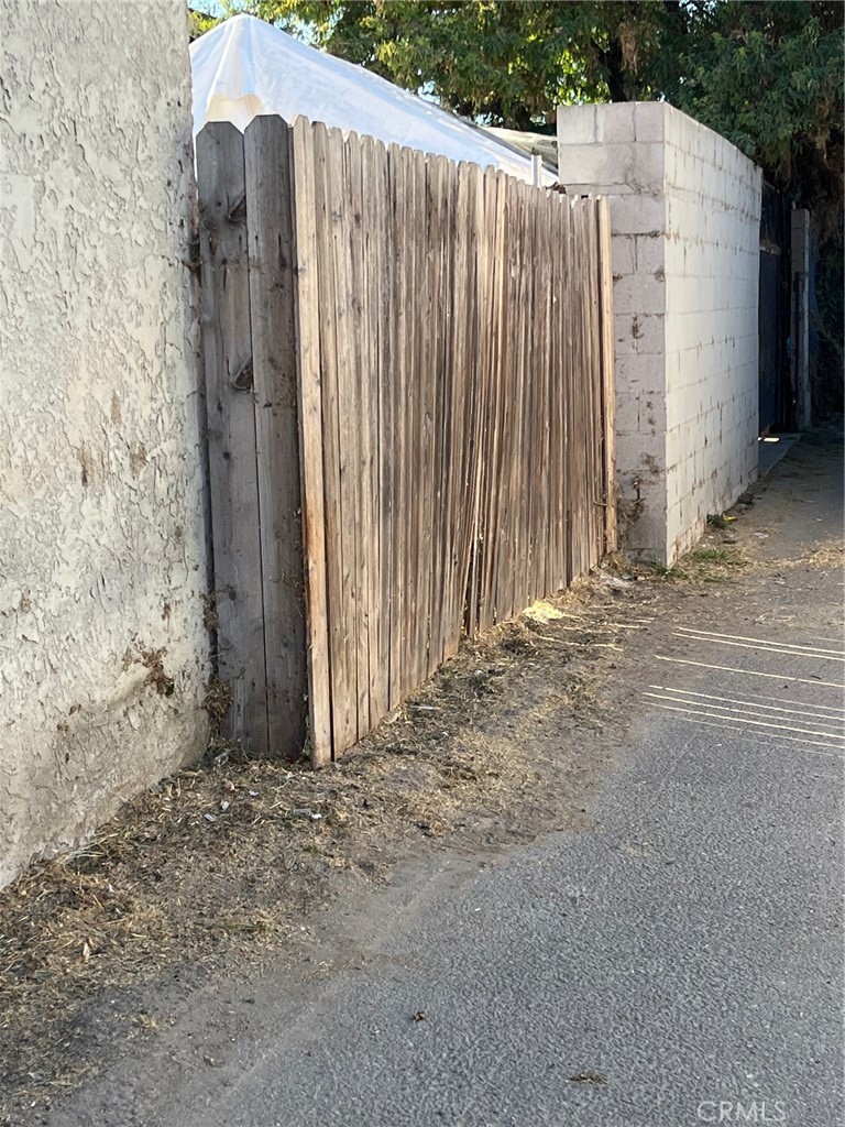 5515 S Hoover Street