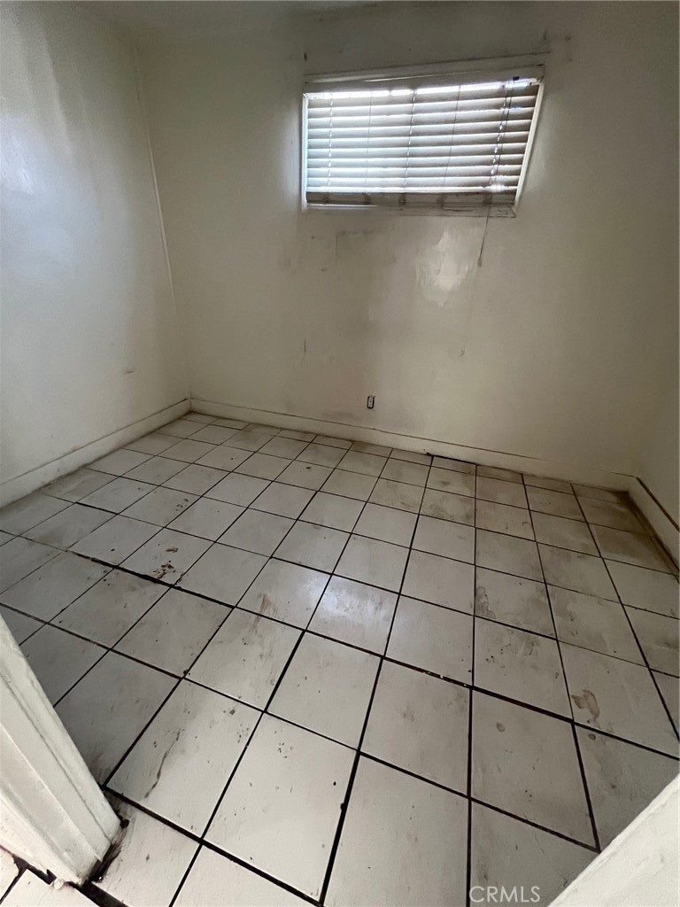 5515 S Hoover Street