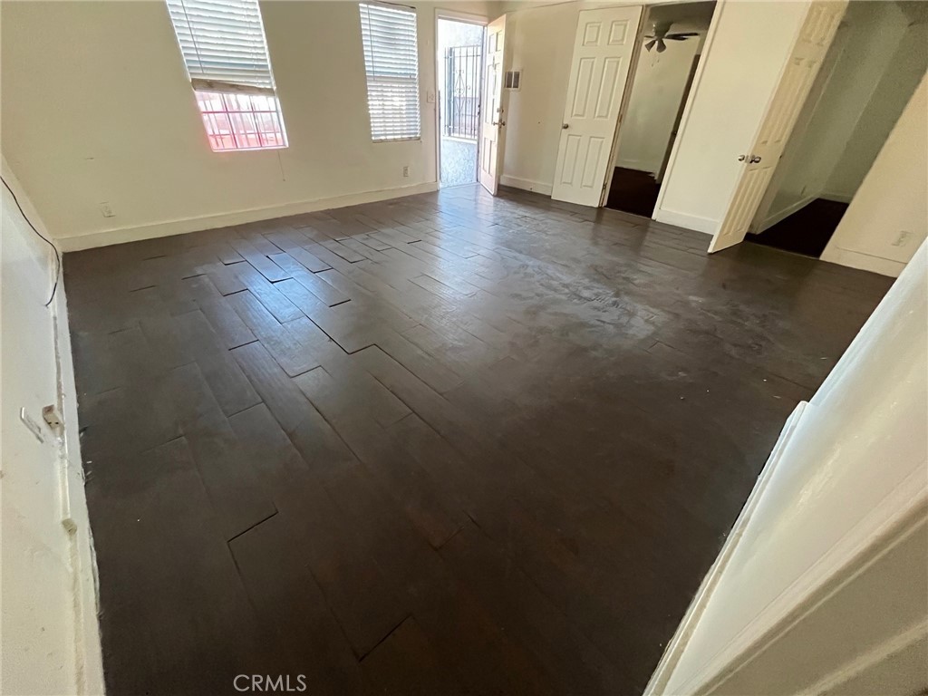 5515 S Hoover Street