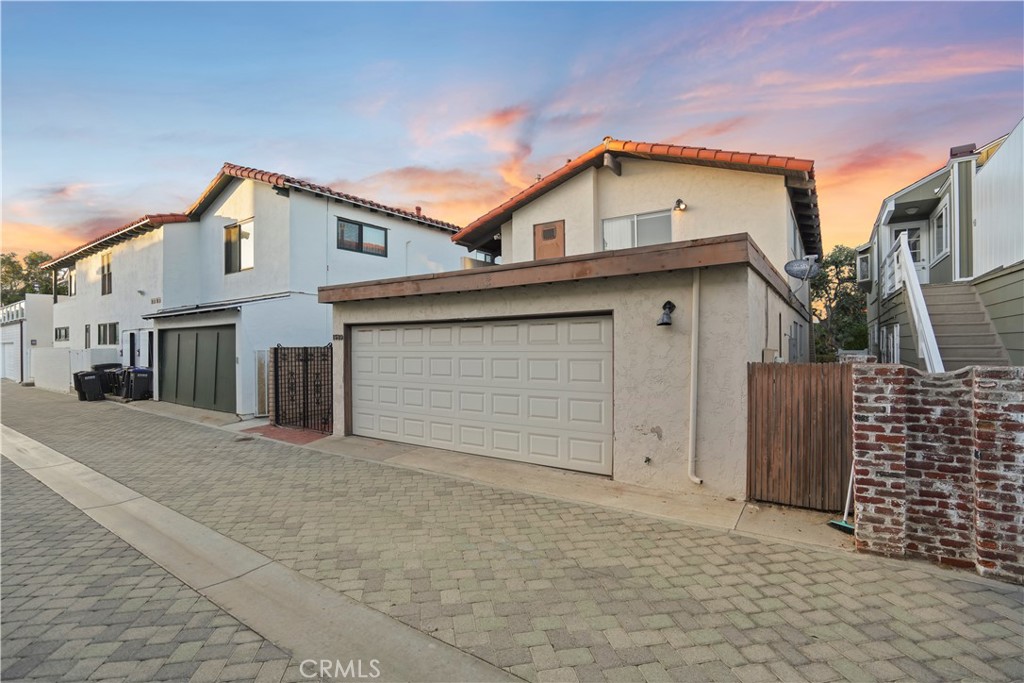 1589 E Ocean Boulevard