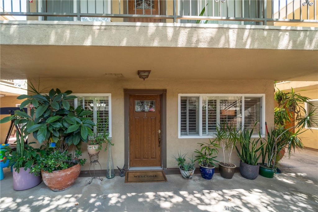 551 W Stocker Street 3