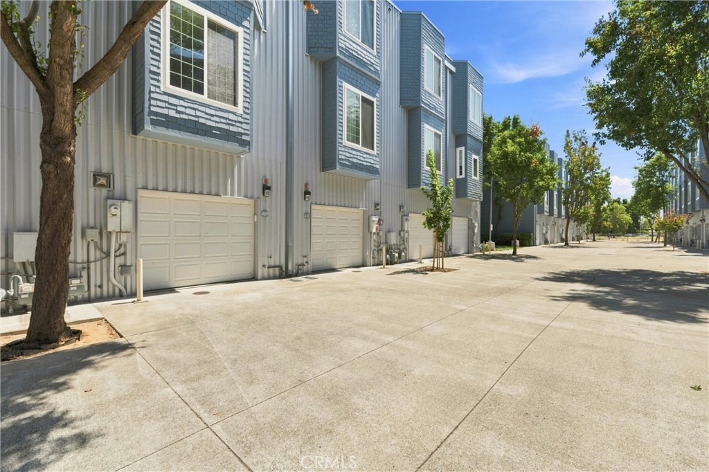 409 Harriet Lane