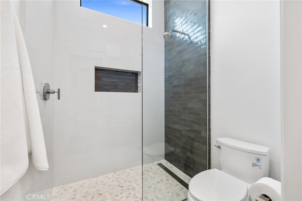 51015 Avenida Velasco