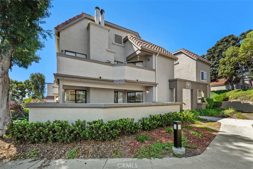 28081 Montecito 7