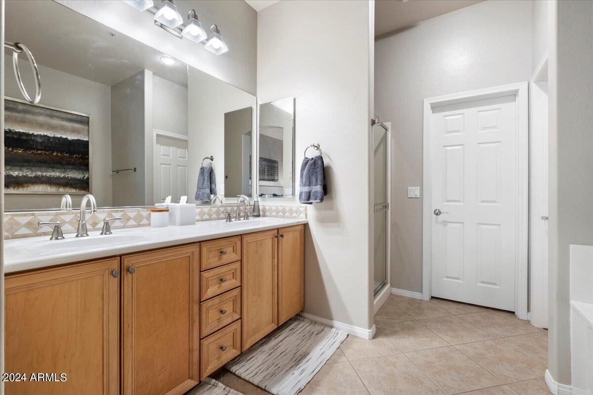 7445 E EAGLE CREST Drive Unit: 1142