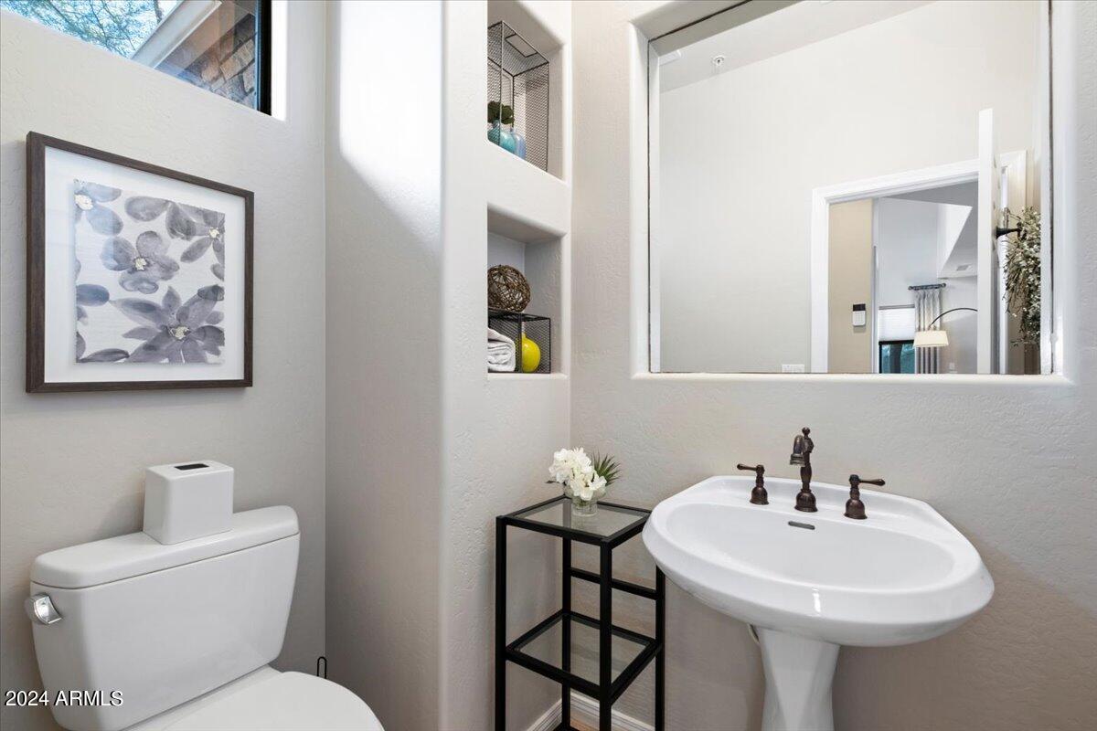 7445 E EAGLE CREST Drive Unit: 1142