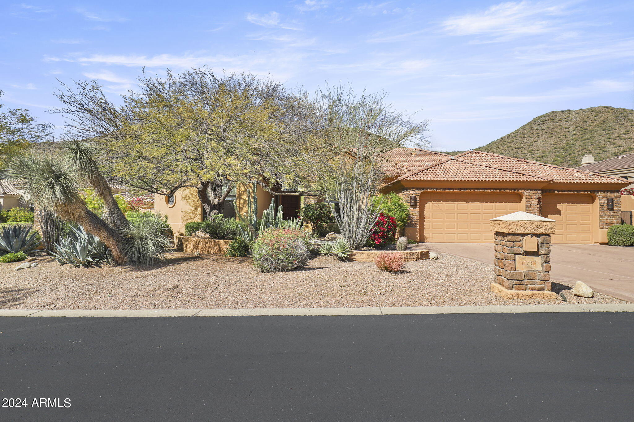 11730 E BLOOMFIELD Drive