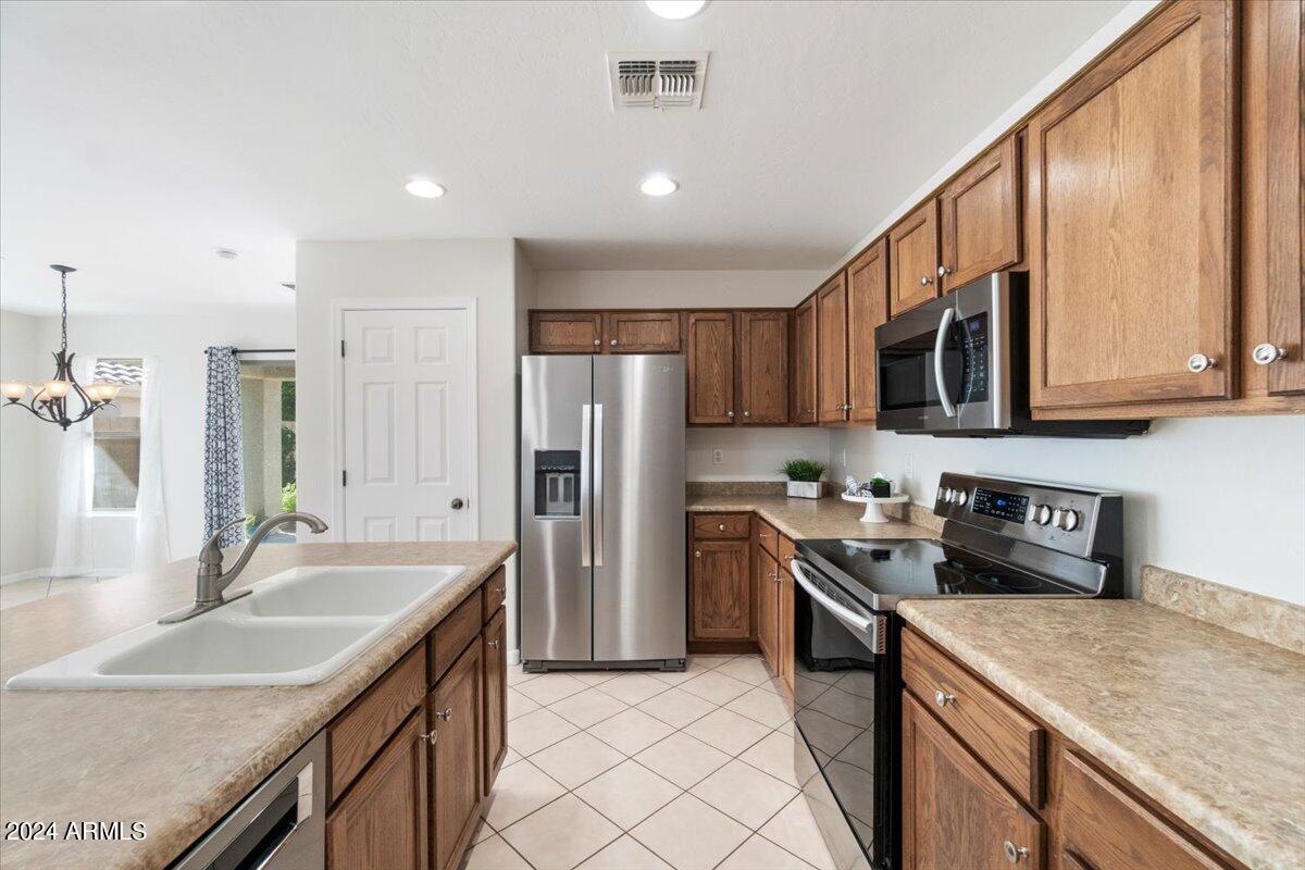 959 W DESERT MOUNTAIN Drive