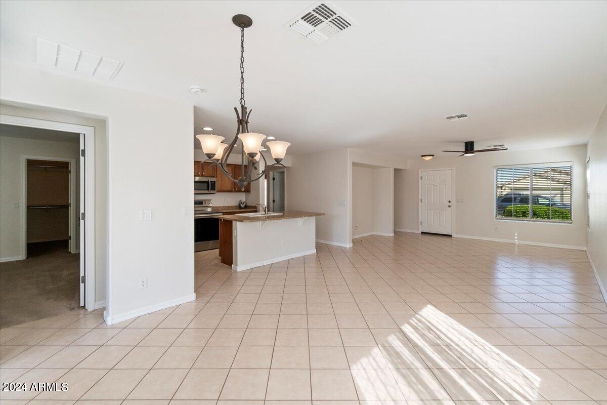 959 W DESERT MOUNTAIN Drive