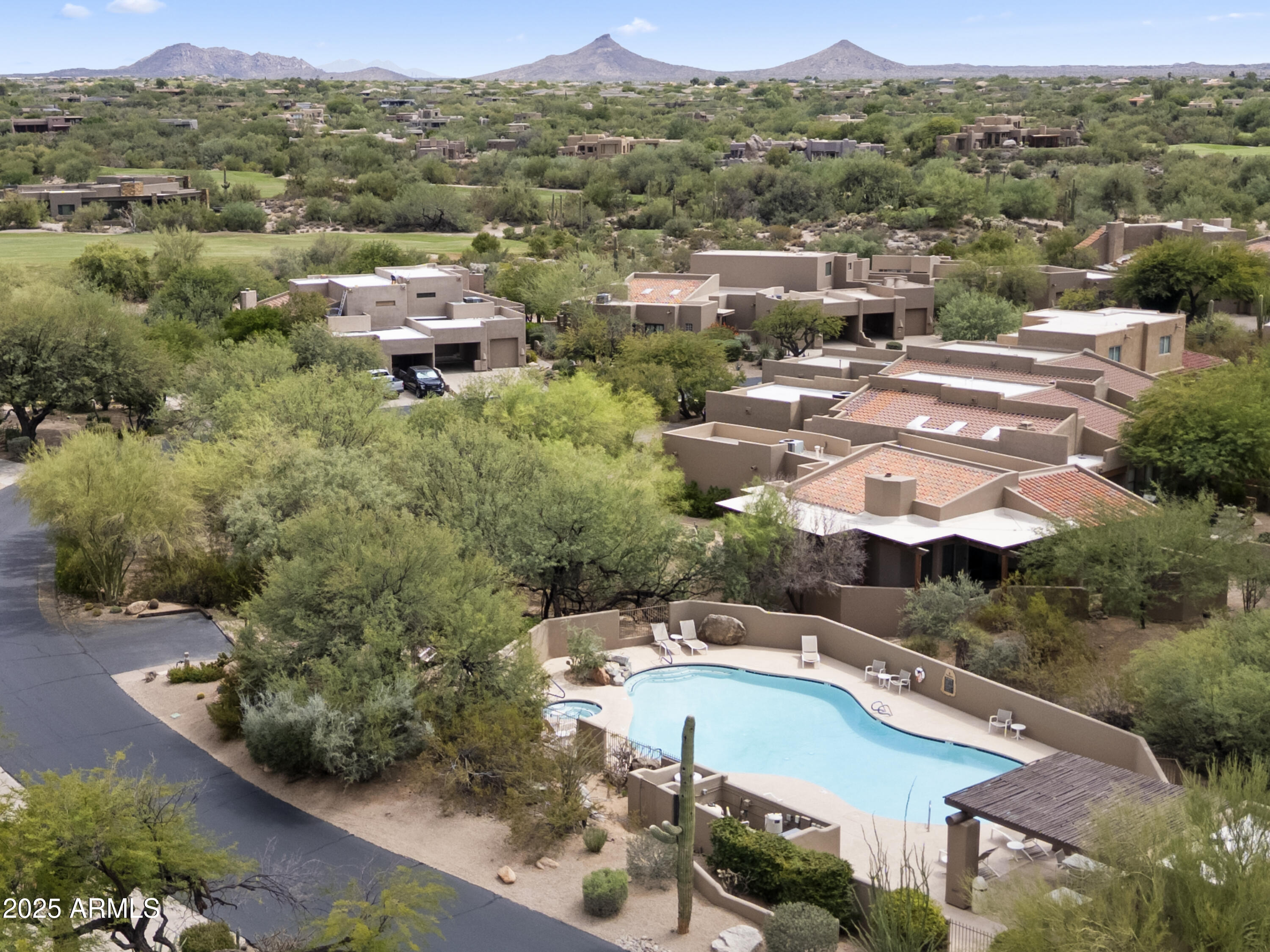 9220 E WHITETHORN Circle