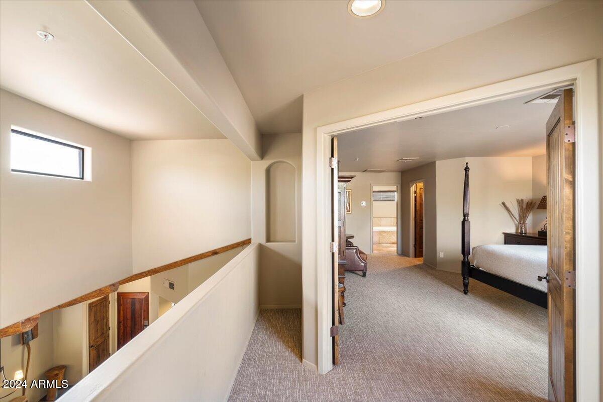 9220 E WHITETHORN Circle