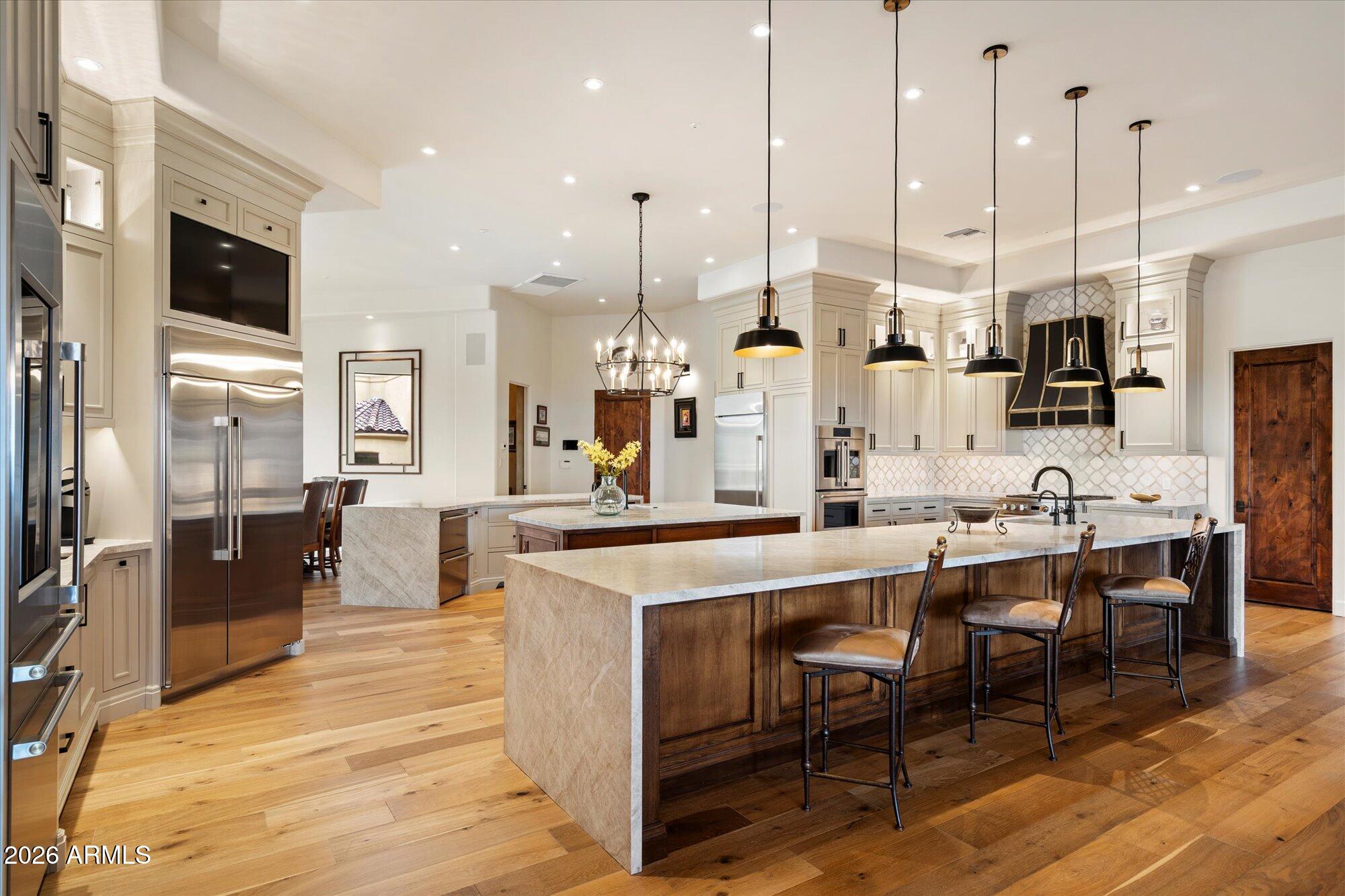 8407 E VIEW CREST Circle