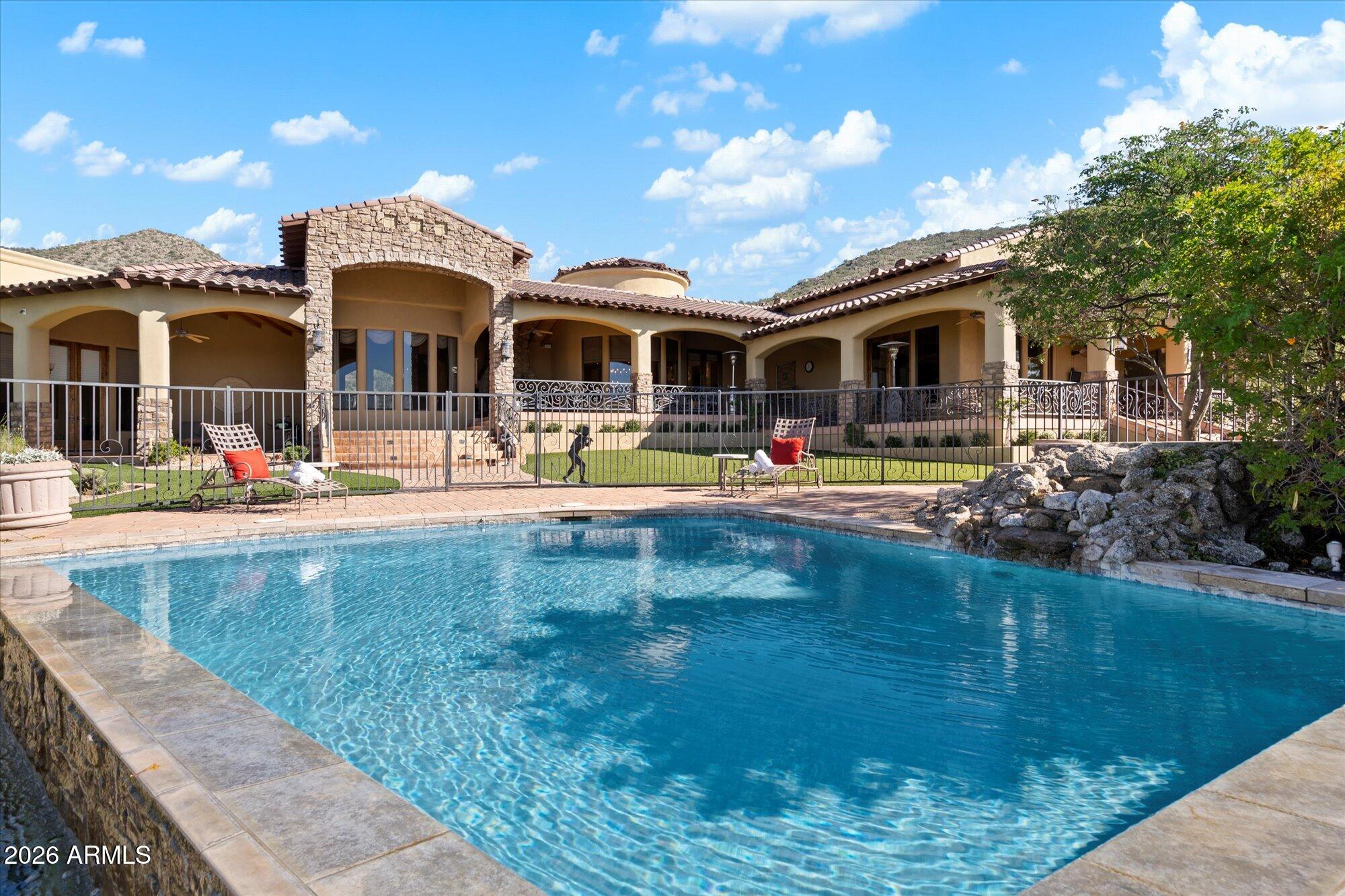 8407 E VIEW CREST Circle