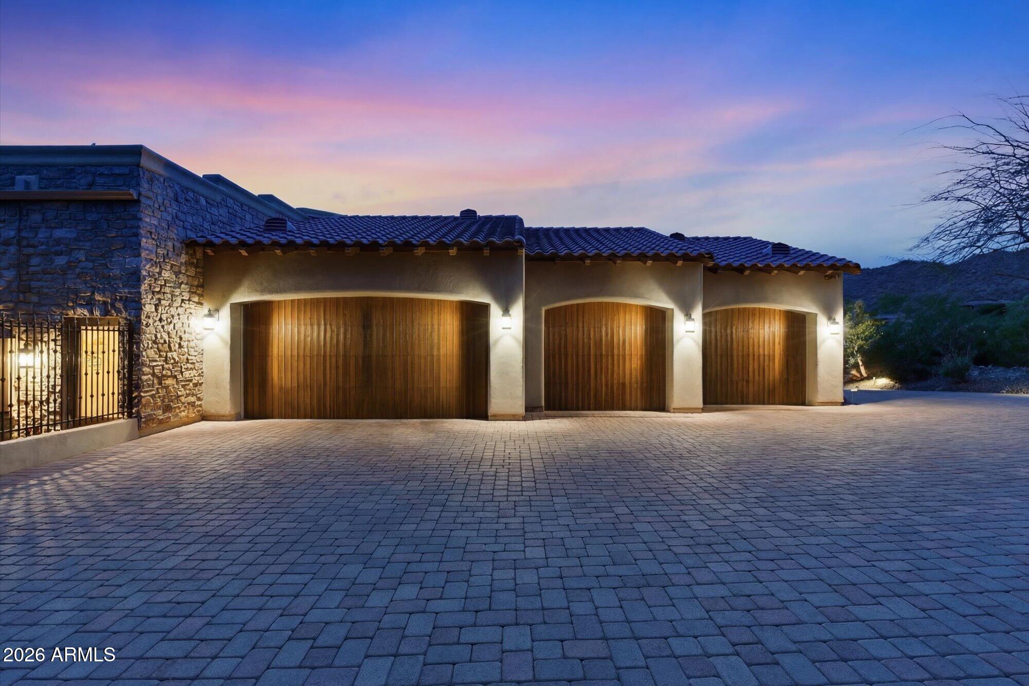 8407 E VIEW CREST Circle