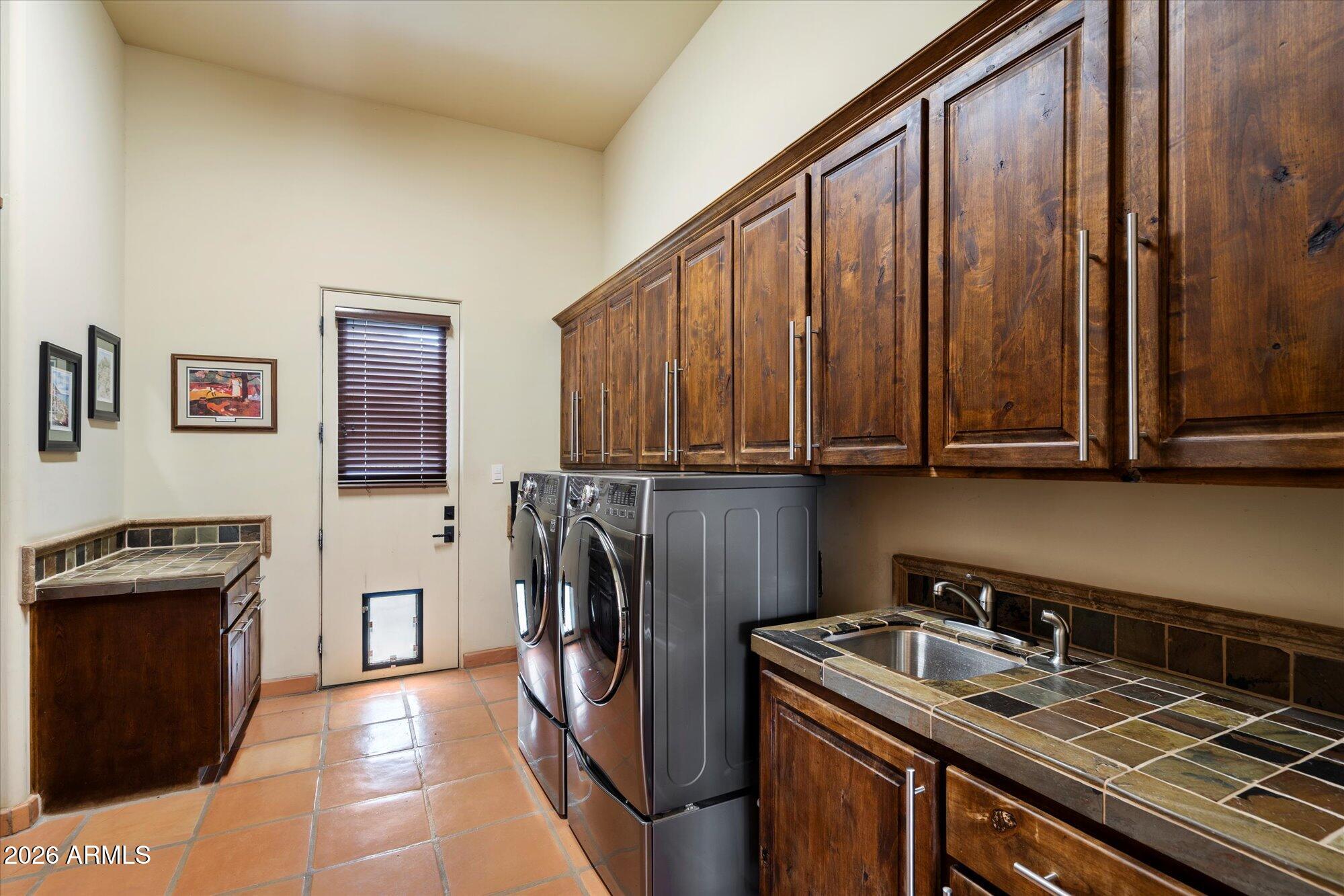 8407 E VIEW CREST Circle