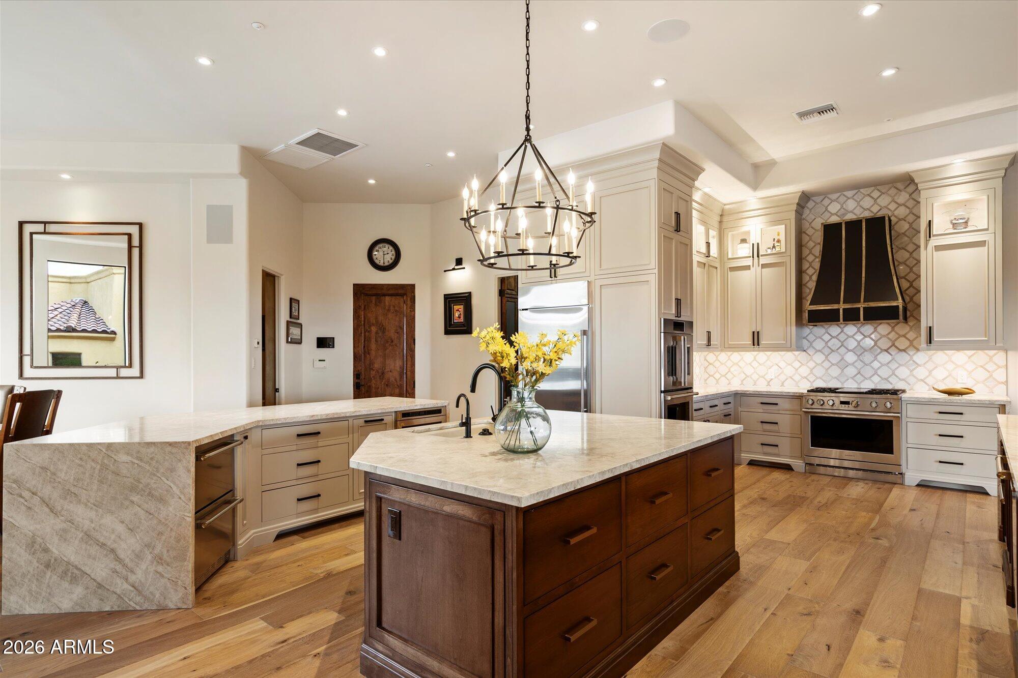 8407 E VIEW CREST Circle