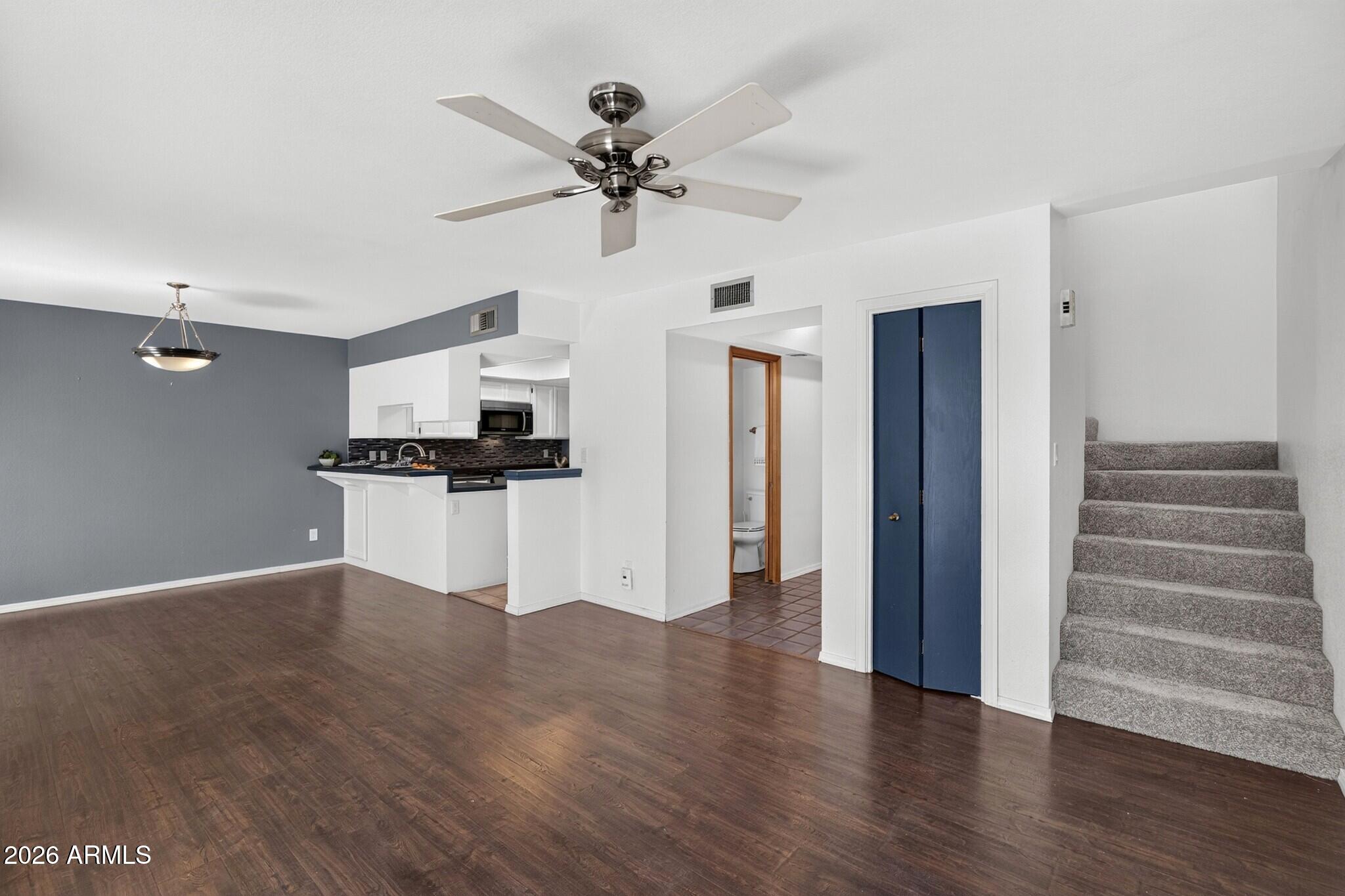 821 E REDONDO Drive