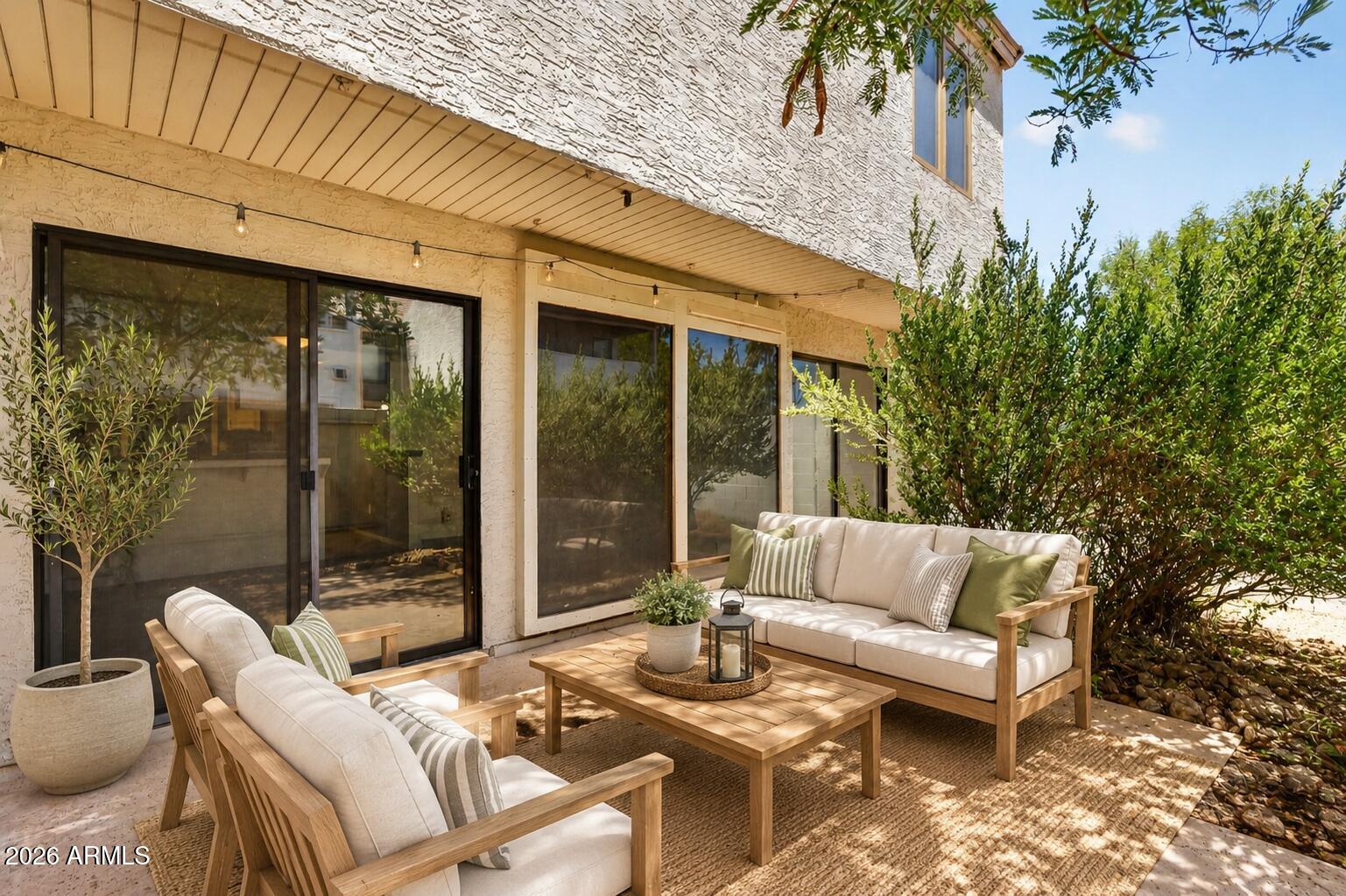 821 E REDONDO Drive